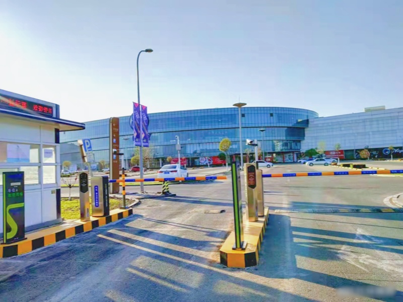 天津SM天津?yàn)I海城市廣場(chǎng)停車場(chǎng)收費(fèi)管理系統(tǒng)及設(shè)備案例